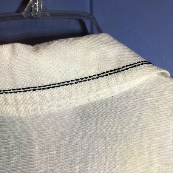 Avenue sleeveless white top with double black stitching details, size 26/28. - Picture 3 of 10